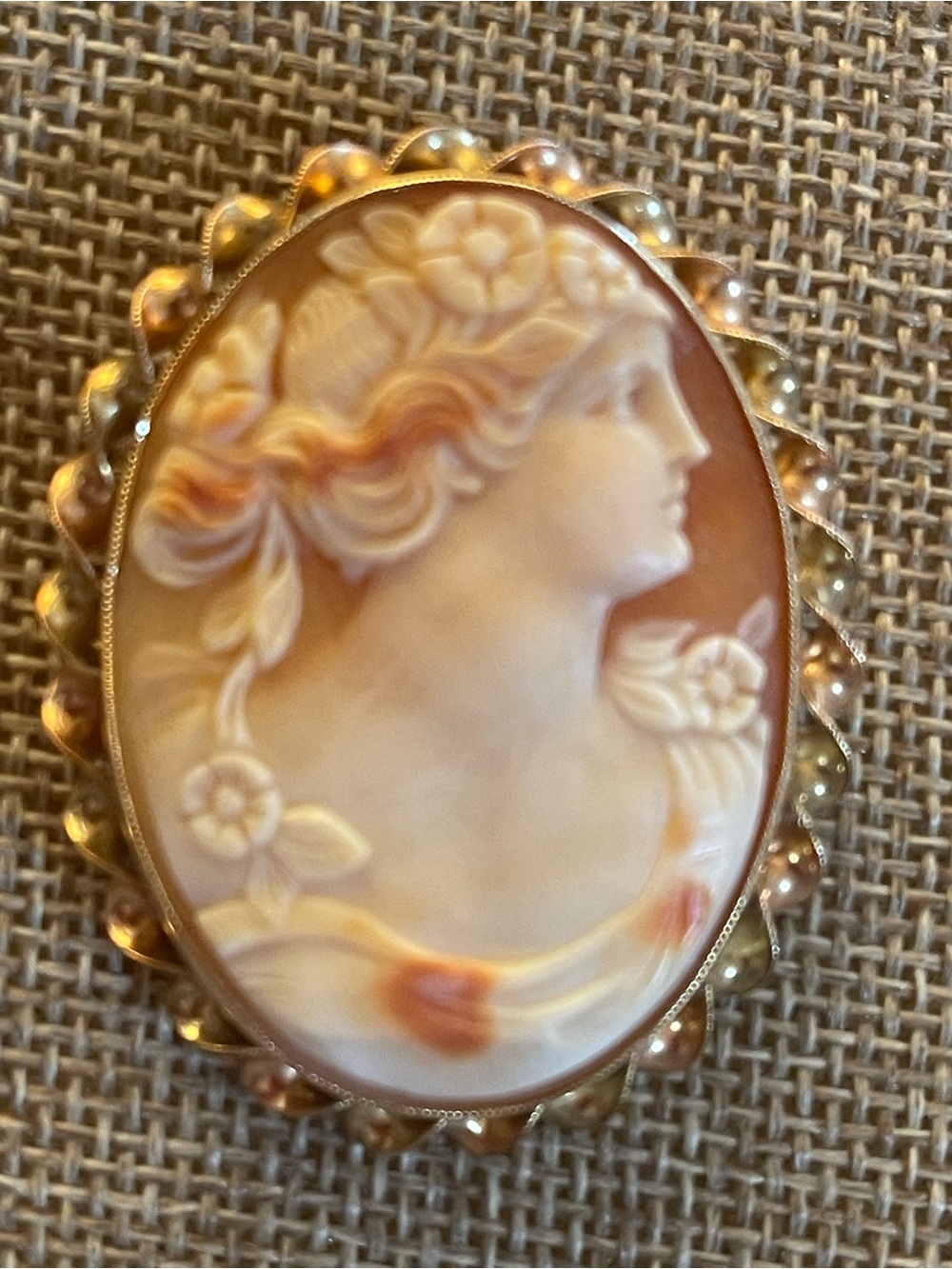 Antique 1920s ESEMCO 14K Stamped Yellow Gold Carved Shell Cameo Brooch Pendant